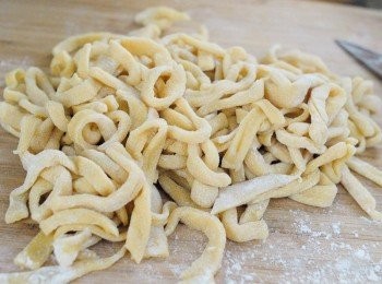 step3: 要灑點麵粉令麵條不要黏在一起