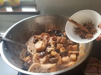 step10: 放少許花椒八角