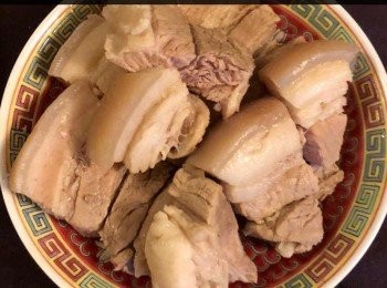 step4: 將它切成一塊塊後，瀝乾備用。