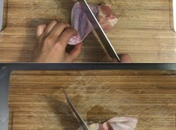 step1: 雞脾<a href="https://bit.ly/3zHU5V3" target="_blank" data-keyword="雞翼" class="guide-link"><strong>雞翼</strong></a> <span style="display:inline-block;vertical-align:middle;margin-top:-3px;color:initial;border-radius:3px;padding:2px 3px;font-size:12px;line-height:14px;background:#87d300;color:#fff;">即買</span> 先洗淨抹乾
雞脾斬開三件，<a href="https://bit.ly/3zHU5V3" target="_blank" data-keyword="雞翼" class="guide-link"><strong>雞翼</strong></a> <span style="display:inline-block;vertical-align:middle;margin-top:-3px;color:initial;border-radius:3px;padding:2px 3px;font-size:12px;line-height:14px;background:#87d300;color:#fff;">即買</span> 切開<a href="https://bit.ly/3zHU5V3" target="_blank" data-keyword="雞翼" class="guide-link"><strong>雞翼</strong></a> <span style="display:inline-block;vertical-align:middle;margin-top:-3px;color:initial;border-radius:3px;padding:2px 3px;font-size:12px;line-height:14px;background:#87d300;color:#fff;">即買</span> 和雞鎚兩件