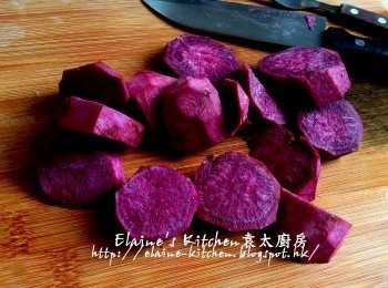 step1: 紫蕃薯去皮後切件放入碗內
