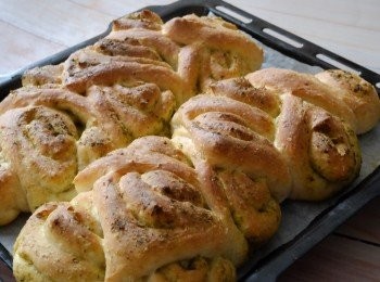 step10: 焗爐預熱180度，放入麥穗包焗18分鐘即成