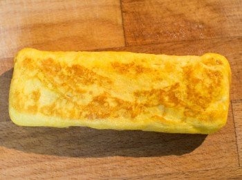 step17: 表面有這種微焦的金黃色，裡面鬆軟綿密的玉子燒就是最完美的喔！