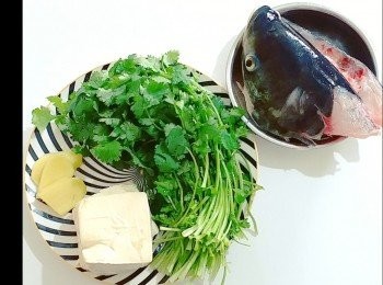 step1: 芫茜洗淨，瀝水備用。