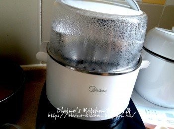 step17: 再放入一層粉漿 , 再蒸3分鐘 , 直至最後一層蒸25分鐘至全熟 , 焗10分鐘