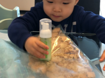 step2: 將消化餅弄碎，與牛油拌勻