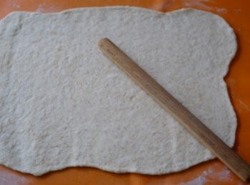 step5: 用麵粉棍壓成長方塊狀