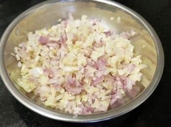 step1: 蒜頭，乾蔥