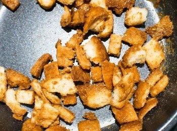 step4: 使吐司邊全沾上焦糖。

做好後，直接就能享用。
也可以放進冰箱冷藏一下，會更脆更有口感！