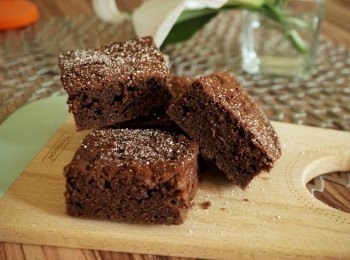 step8: 灑上糖霜或可可粉裝飾便成