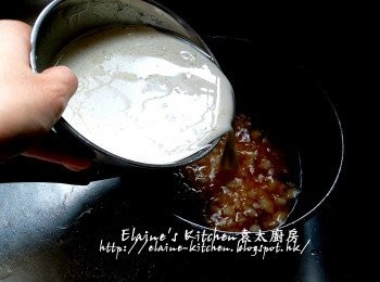 step6: 將馬蹄粒及馬蹄粉混合物加入糖水內