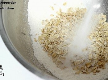 step2: 加入原片燕麥跟糖