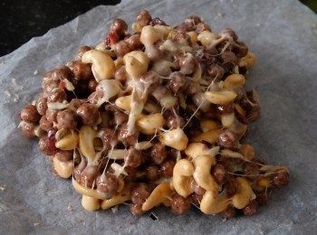 step6: 把料放在牛油紙上