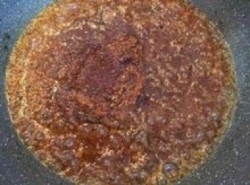 step16: 加辣豆瓣拌炒；