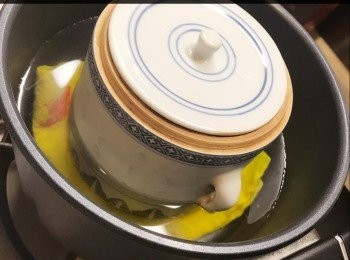 step5: 中大火， 隔水燉30分鐘。