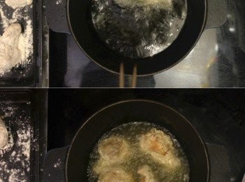 step10: 之後逐一下雞件，以半煎炸方式炸熟，下雞後不要急著翻面，太快翻面麵粉會脫落，等定型後才翻就好