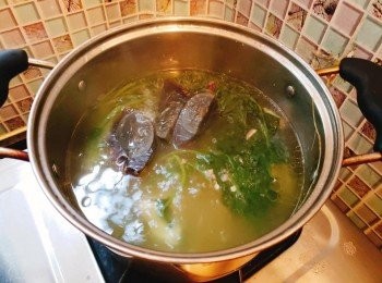 step3: 再加入皮蛋煮5分鐘