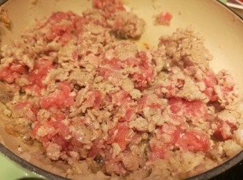 step6: 再將肉碎同炒。