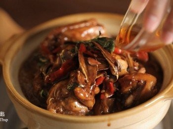 step5: 起鍋前再加入麻油拌勻。