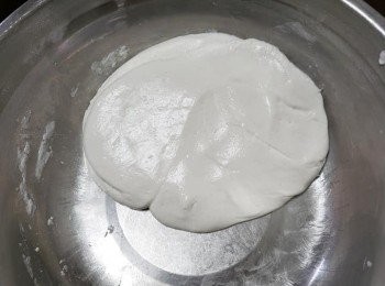 step3: 揉成不粘手粉團