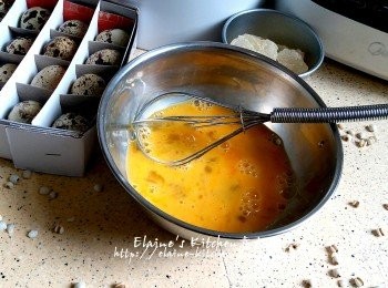 step5: 期間將雞蛋打成蛋液