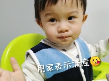 step9: 筋肉寶寶本身好鍾意食蕉蕉，所以佢食得好開心，
不過媽咪下次會再整好d，起碼有正常甜度先！