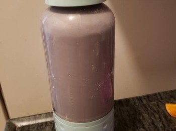 step2: 將芝麻粉、砂糖、粘米粉、馬碲粉用清水拌勻。然後放入攪拌機，攪拌約 3分鐘
