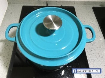 step5: 蓋上鍋蓋，小火燉煮20分鐘