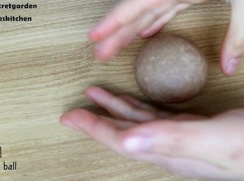 step12: 取80克麵團, 滾圓, 這是頭