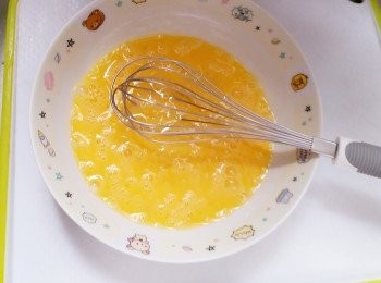 step2: 兩隻蛋打散