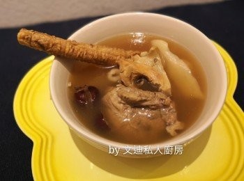 step2: 熱水下材料煲兩個半鐘，落鹽再滾一滾。使用真空煲先滾半小時，放入外膽幾小時，飲時滾到濃郁度合自己心意，加鹽再滾一滾。