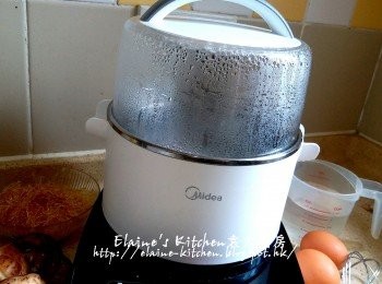 step2: 時間調至10分鐘出一出水 , 出水後的瘦肉用水沖一沖洗