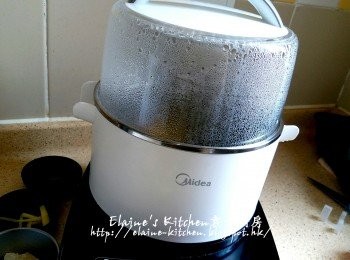 step7: 蓋上蓋按<蒸 / 煮>功能 , 時間調至10分鐘 , 煮至冰糖溶掉