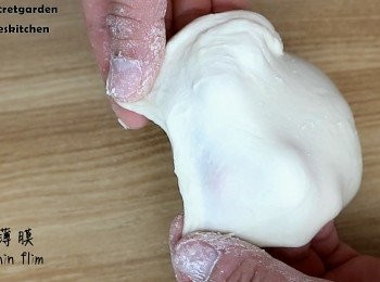 step8: 麵團表面光滑, 出薄膜就可以