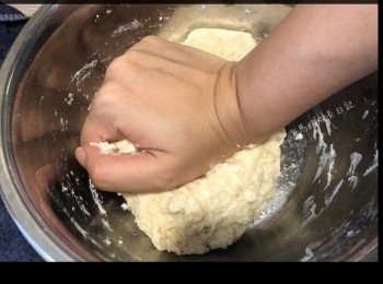 step3: 用手搓麵糰