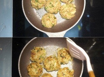 step13: 燒熱煎鍋，下點油後
把蓮藕餅下鍋，煎至熟透及兩面金黃即成(大概15-20分鐘吧)

**如一次做好吃不完，可將未煎的蓮藕餅逐個用保鮮紙包好放上冰格，想吃時退冰煎熟即可