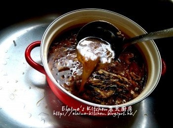 step12: 用中火煲至滾起後熄火 , 逐少加入蛋液拌勻成蛋花即可