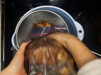 step8: 慢煮完後先將慢煮袋放涼