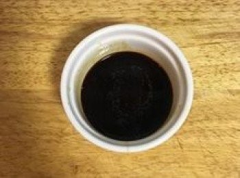 step5: 煎魚時可先將醬汁調好混勻；