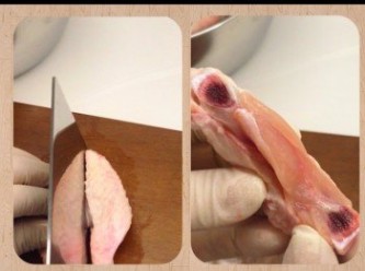 step1: 雞翅解凍，沖洗，抹乾，用刀從中間較位切下去，一開為二。單骨雞翅吃起來更方便。