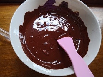 step7: 可放微波爐内加熱大約一分鐘至溶化