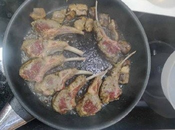 step4: 先煎邊位，再煎兩面 即成