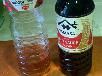 step6: 材料：
牛蒡 1條，指天椒 4隻(切圈)，黑/白芝麻 少許(已炒香)