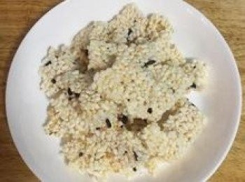 step4: 鍋粑用手扳成如易入口的小塊，用鋁箔紙包起來，入烤箱180度烤15分鐘。