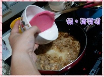 step5: 最後就緊係要打返個少少既芡啦！大功告成！自家製。大腸麵線出爐。