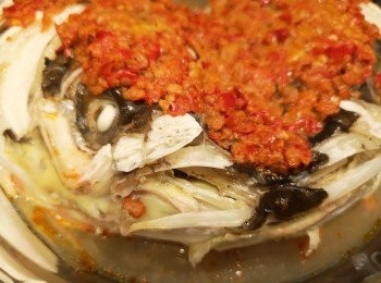 step11: 蒸熟後用碗盛載蒸魚魚湯備用。