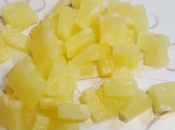 step3: 罐頭菠蘿切粒