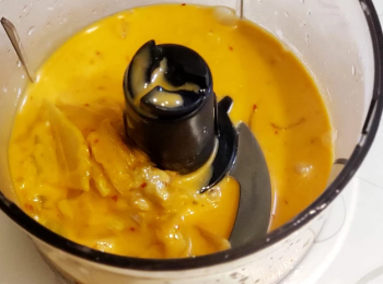 step3: 把沙律泡菜放入攪拌機中打成蓉