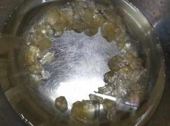 step1: 120g冰糖可以預先用800g食用水浸溶