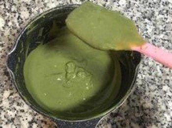 step9: 小火持續攪拌到成濃稠（約不到3分鐘），滴落時滴紋不消失的狀況便是完成了。